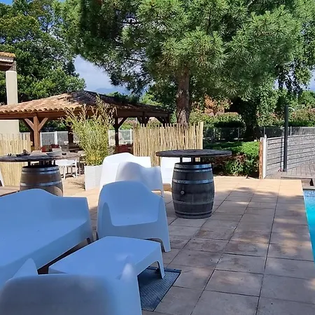 Fiori Di Cala Rossa: Beachfront Studio with Pool Access Lecci Exterior photo