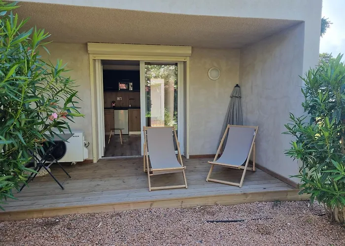 Fiori Di Cala Rossa Tres Beau Studio, 2 Adultes 1 Enfant Moins De 3 Ans, Au Sein D\'Une Residence Hoteliere Avec Piscine Et Plage Cala Rossa A 600M