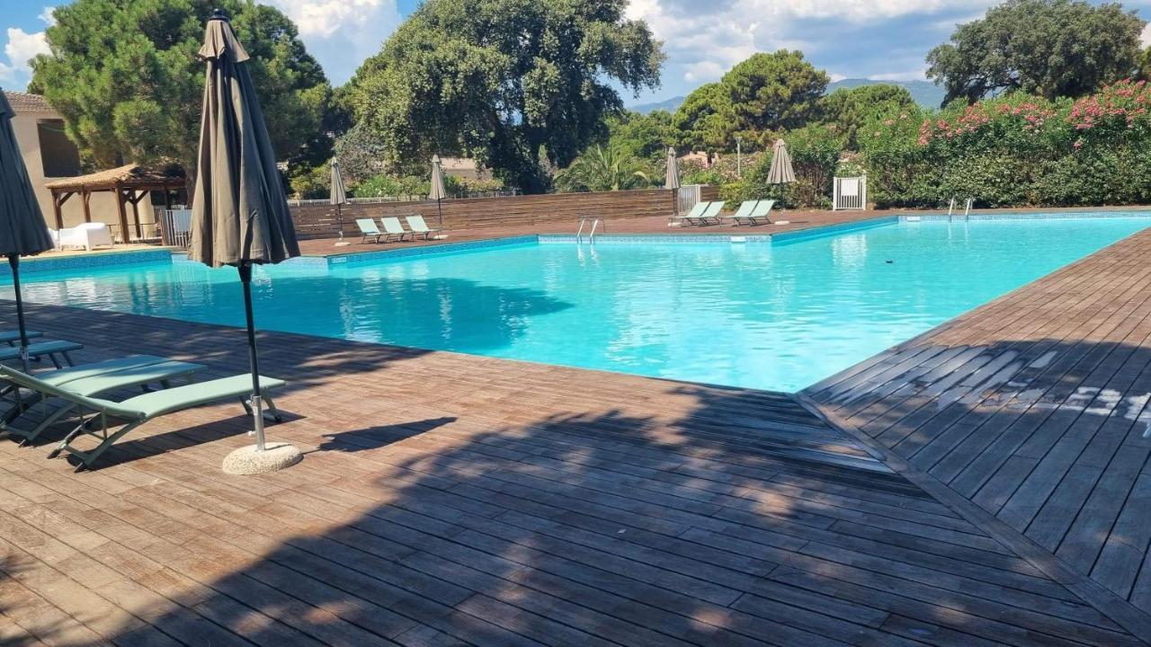 Fiori Di Cala Rossa: Beachfront With Pool Access * Lecci