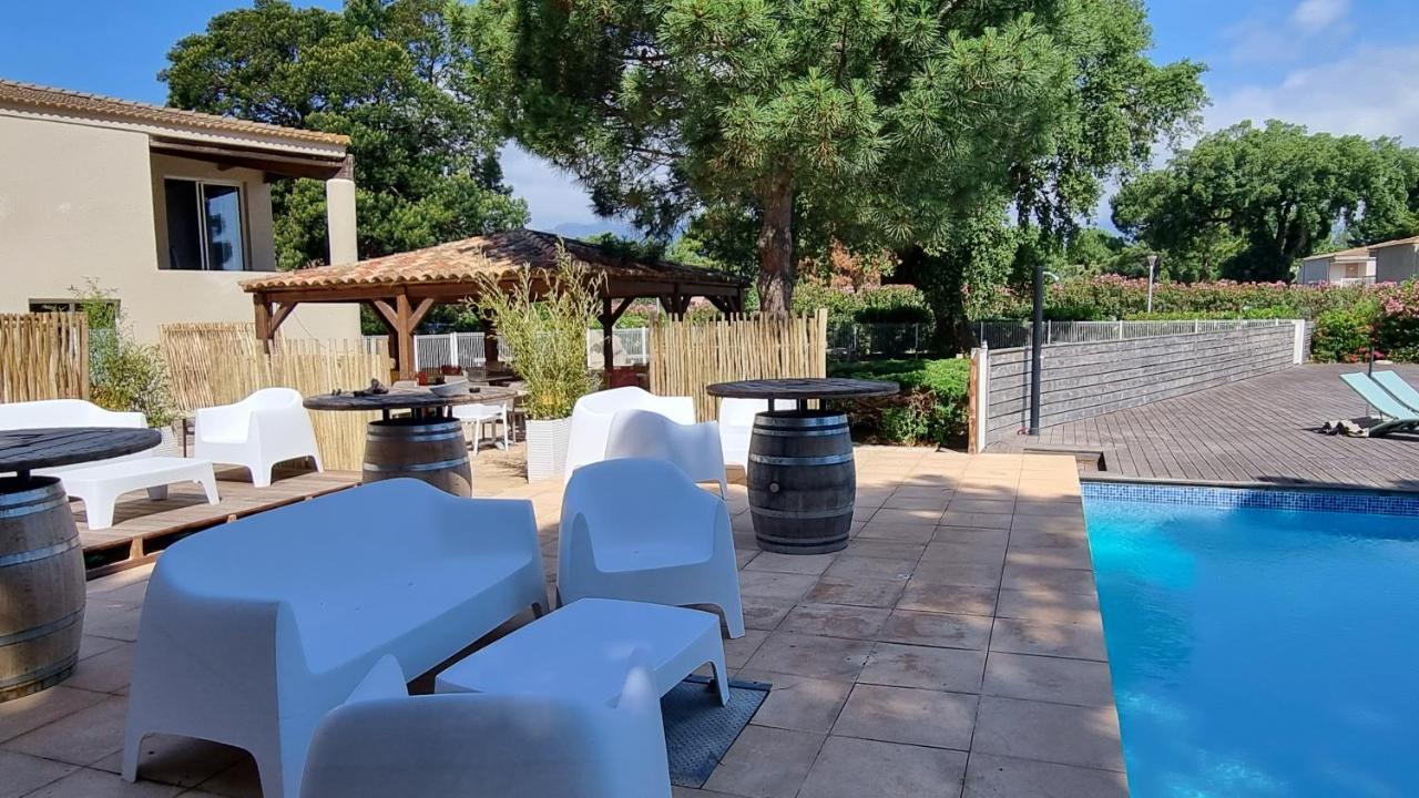 Fiori Di Cala Rossa: Beachfront With Pool Access Lecci