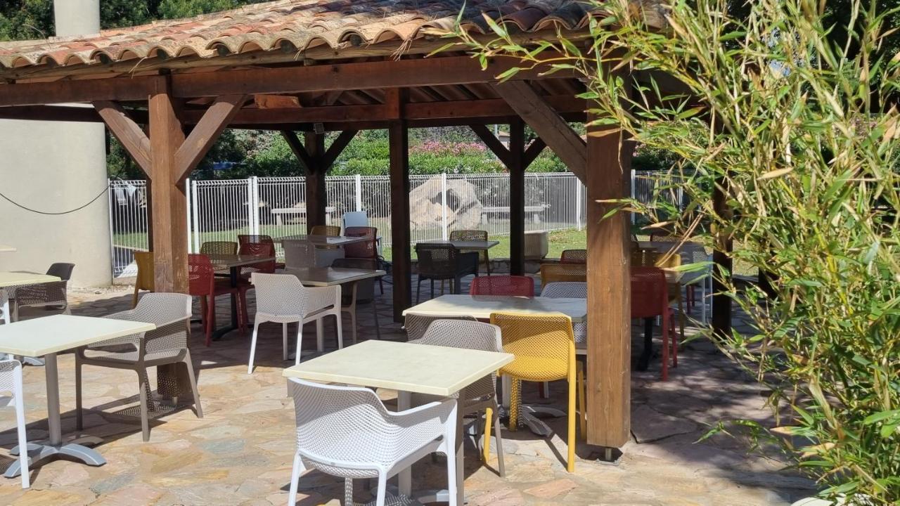Fiori Di Cala Rossa: Beachfront With Pool Access Lecci